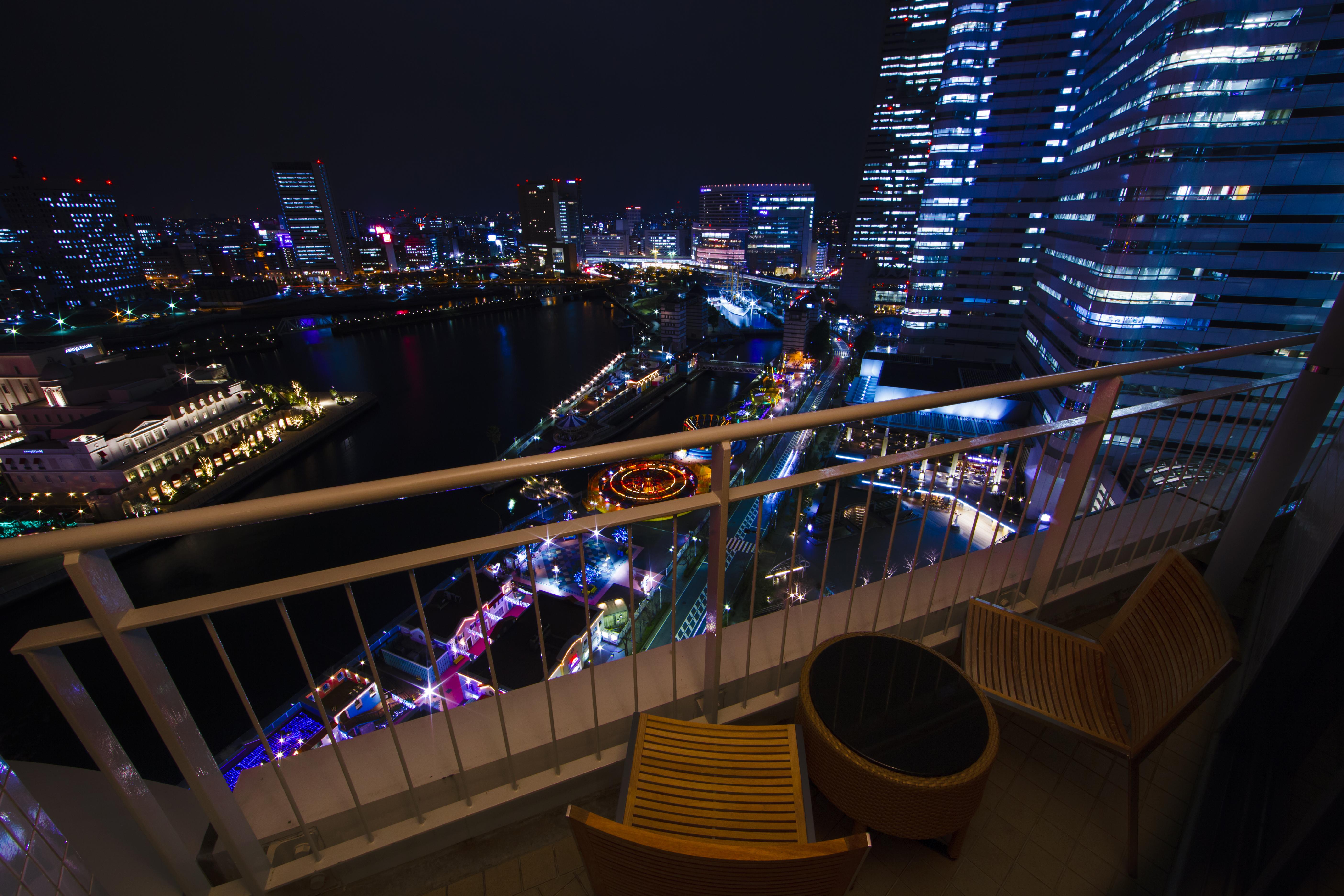The Yokohama Bay Hotel Tokyu Exteriér fotografie View from a balcony